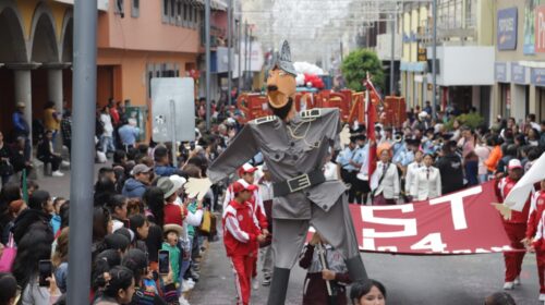 Gran participación cívica registró Chiautempan en el desfile del Aniversario de la Revolución