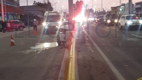 Muere hombre al colisionar su vehículo vs un poste en Ixtulco