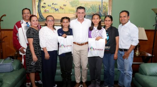 El Presidente Municipal reconoce a jóvenes atletas clasificadas a la etapa regional rumbo a los Nacionales CONADE