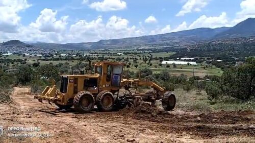 Mejoran acceso al tanque de agua en San José La Laguna con trabajos de rastreo