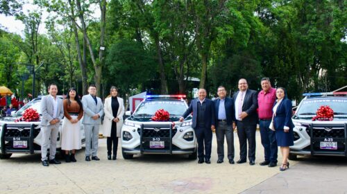 Fortalece Javier Rivera Bonilla la seguridad en Apizaco con entrega de tres nuevas patrullas y uniformes