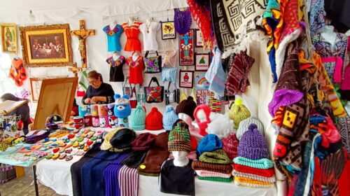 Visitantes “Miguelitos” de otros estados, acuden a Chiautempan por su tradición textil y calidez