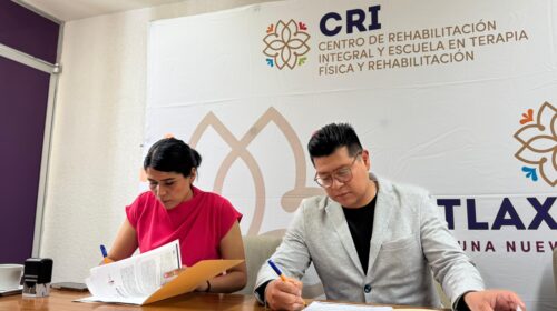 Tlaxco firma convenio de colaboración con el CRI-Escuela