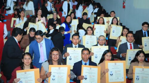 La UATx entregó 558 títulos a igual número de egresados de licenciatura, maestría y doctorado