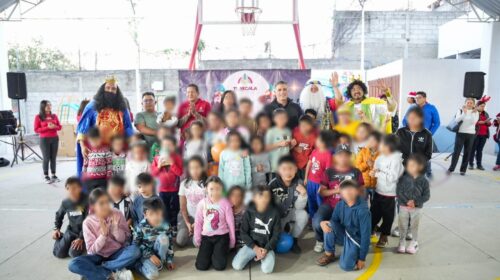 Alcalde Alfonso Sánchez García acerca la magia del Día de Reyes a niñas y niños de La Joya y San Isidro