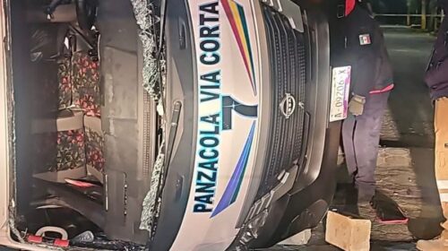 Tío y sobrino se accidentan en Papalotla; uno de ellos murió prensado