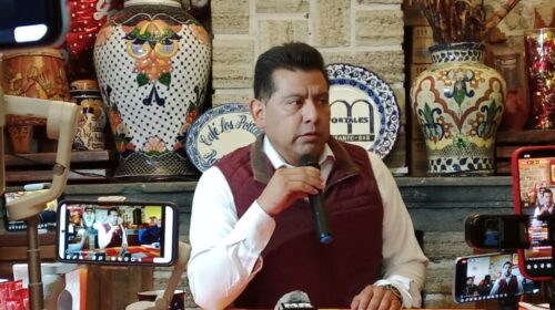 Carlos Augusto Pérez levanta la mano como aspirante a candidato de Morena para 2027