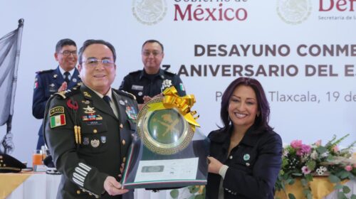 Gobernadora Lorena Cuéllar asiste al 113 aniversario del Ejército; recibe respaldo de las Fuerzas armadas en Tlaxcala