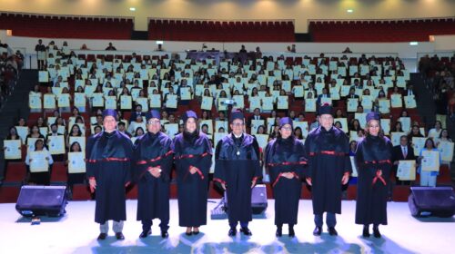 Encabeza Rector de la UATx segunda entrega de 545 títulos de licenciatura, maestría y doctorado
