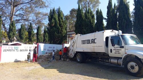 Gobierno de Totolac realiza jornada de limpieza en panteón de San Juan en coordinación con la comunidad