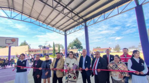 Alcaldesa Blanca Angulo entrega nueva techumbre escolar en Chiautempan