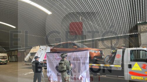 Desmantelan refugio de autos robados en Atltzayanca; recuperan motocicleta, camioneta y automóvil