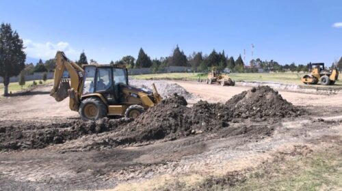 Con inversión millonaria, Javier Rivera impulsa la construcción de dos nuevas canchas de fútbol en Apizaco