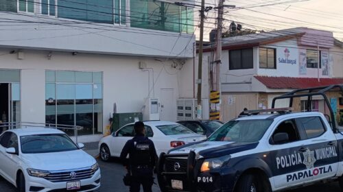 Sujetos armados asaltan a madre e hija dentro de banco y les roban más de 40 mil pesos en Panzacola, Papalotla