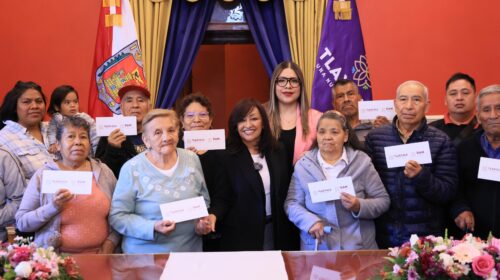 Adultos mayores viajarán a E.E.U.U para reencontrarse con sus hijos con el apoyo del Gobierno Estatal