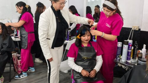 Fortalece Gobierno de Alfonso Sánchez García atención integral a mujeres con servicios de belleza gratuitos