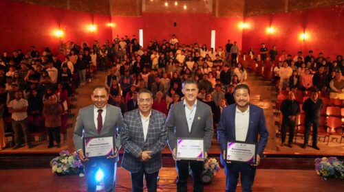 Participa alcalde Alfonso Sánchez García en conversatorio de la UTT sobre liderazgo, gobernanza e innovación