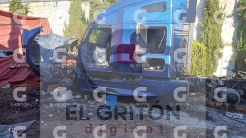 Recuperan tráiler y camioneta en Calpulalpan; detienen a padre e hijo por desmantelar unidades robadas