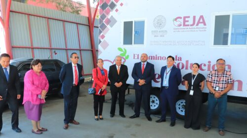 Estudiantes de Derecho UATx realizan prácticas de mediación para fortalecer habilidades de comunicación y negociación