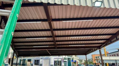 Benjamín Atonal le mete mano a Totolac; rehabilitan alumbrado y atienden escuelas en comunidades