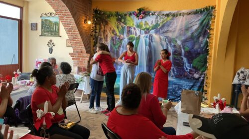 Gobierno de Alfonso Sánchez García celebra a mamás con una cálida convivencia organizada por el IMM