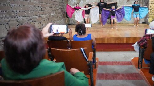 Con música, danza y emoción, el Gobierno de Alfonso Sánchez festejó a mamás de la capital