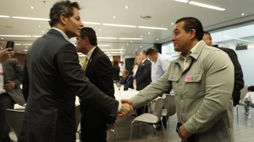 Coinciden Murat y Pérez Gasca en fortalecer voces regionales y una agenda local