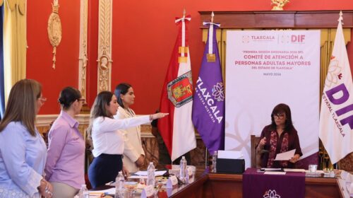 Gobernadora toma protesta al Comité de Atención a Personas Adultas Mayores