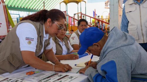 Entregan tarjetas de pensión a personas con discapacidad; Tlaxcala ha invertido 350 mdp