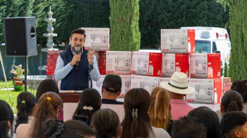 Huamantla fortalece el bienestar de las familias con entrega de lentes, apoyos funcionales y capacitación