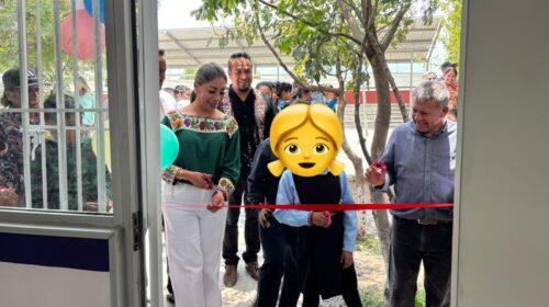 Kritsbey Pérez Flores refrenda compromiso con la educación durante inauguración de aula en la primaria indígena Telpochkali