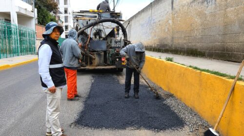 Dirección de Obras del ayuntamiento de Tlaxcala realiza acciones de bacheo en Tizatlán