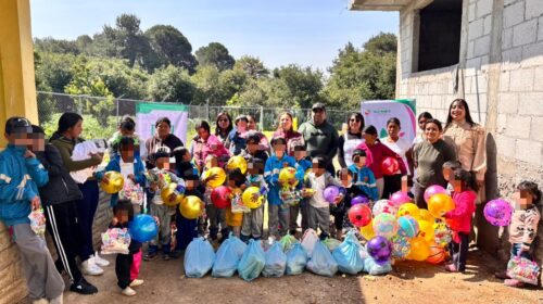 Continúa Ayuntamiento de SPM con entrega de despensas en escuelas del CONAFE