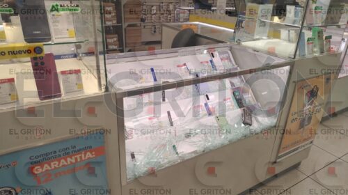 Pareja de delincuentes asaltan Coppel de Nativitas; se llevan al menos 30 mil pesos y celulares