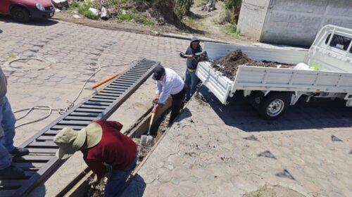 Realiza Gobierno Municipal de Tetlanohcan desazolve de rejillas para prevenir inundaciones