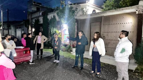 Idelfonso Carro no se queda en la oficina: sale a las calles y escucha de frente las necesidades de las familias de Panotla