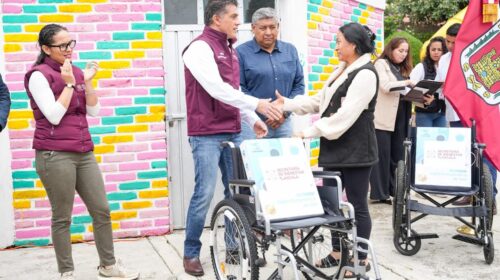 Gestiona alcalde Alfonso Sánchez apoyos para mejorar viviendas y movilidad de familias de Cuauhtelulpan