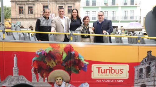 Tlaxcala fortalece la oferta turística de la capital con la entrega de un turibús 