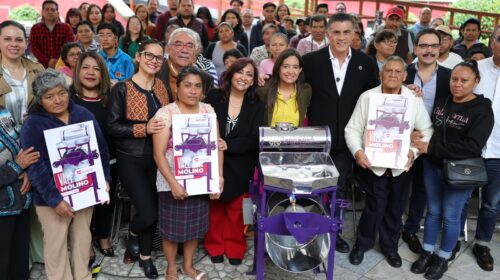 Impulsa gobernadora bienestar con la entrega de 774 molinos familiares