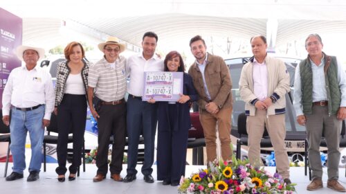 Entrega gobernadora 77 concesiones y la nueva Central de Autobuses en Huamantla 