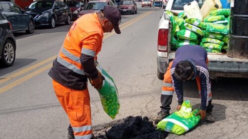 Continúa ayuntamiento de Tlaxcala con acciones de bacheo ahora en prolongación Porfirio Díaz y Calle Universidad 