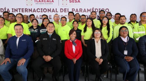Reconoce gobernadora a paramédicos y fortalece al CRUMT con unidad de rescate y uniformes