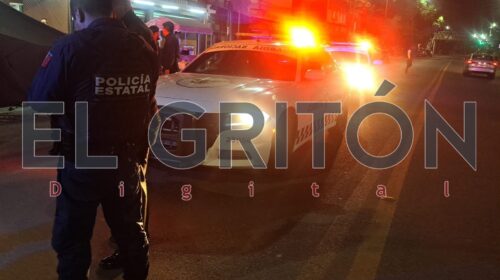 Conductor se queda dormido y provoca aparatoso choque contra puesto de tacos y vehículos en Acuitlapilco