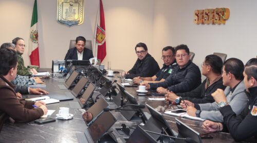Gobierno estatal activa protocolos de atención tras incendio de dos tractocamiones en la carretera Calpulalpan-Apizaco 