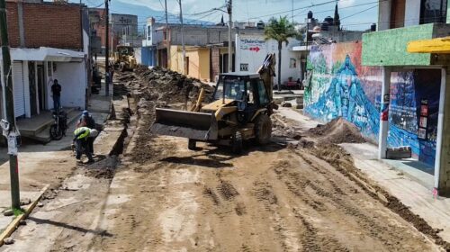 ¡Después de décadas de espera! Blanca Angulo transforma la principal calle de Cuahuixmatlac