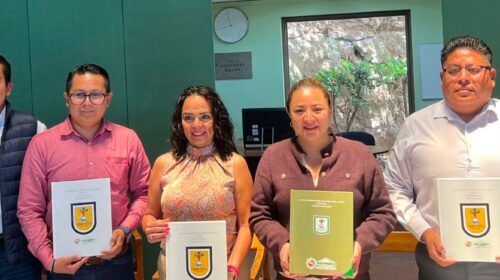 Entrega Ayuntamiento de SPM actas de Cabildo al Archivo del Estado para preservar patrimonio documental