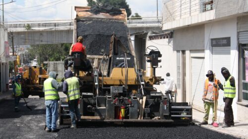 ¡Adiós a los baches! Después de décadas, la calle Campeche en Chiautempan estrena nueva carpeta asfáltica