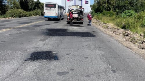 ¡Javier Rivera le entra duro a los baches! Apizaco avanza con trabajos de reparación rumbo a Huamantla