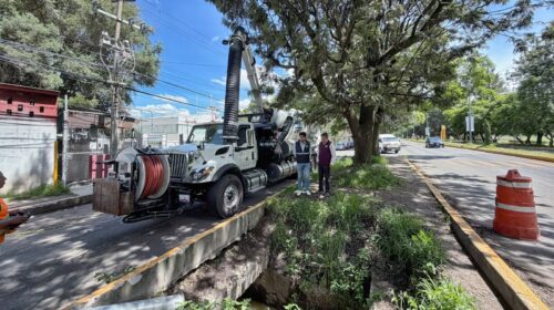 Limpieza de canal pluvial en la carretera Tlaxcala-Puebla protege a miles de familias ante temporada de lluvias