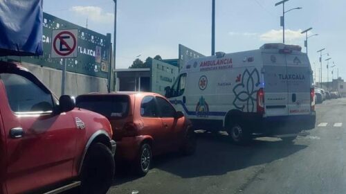 Policía municipal de Tlaxcala brinda atención a reporte de emergencia y da apoyo para traslado de hombre que convulsionaba